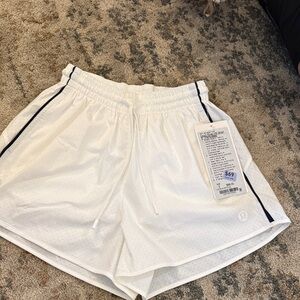 NYT lululemon athletica court rival HR short 3” perforated
